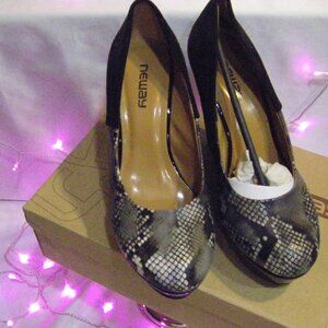 Neway Wedge Shoes Faux Leather Snake Skin Black Patent and Suede Women's Size 9